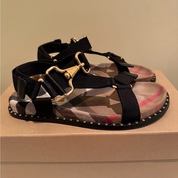 Ladies Burberry house check flat sandals - Picture 1 of 8